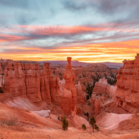 Darstellung des Puzzle Motivs Thors Hammer bei Sonnenaufgang, Bryce Canyon Nationalpark Thor's Hammer at Sunrise, Bryce Canyon National Park 100 Puzzle 3D Modell