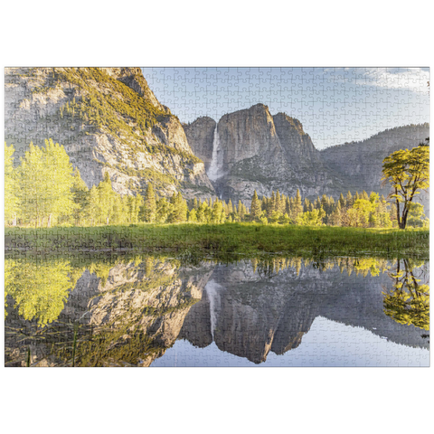 Darstellung des Puzzle Motivs Spiegelung der Yosemite-Wasserfälle im Frühling puzzleplate Yosemite Falls Reflection in Spring 1000 Puzzle