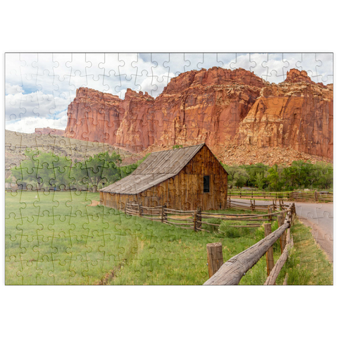 Darstellung des Puzzle Motivs Rustikale Scheune im Capitol Reef Nationalpark puzzleplate Rustic Barn in Capitol Reef National Park 200 Puzzle