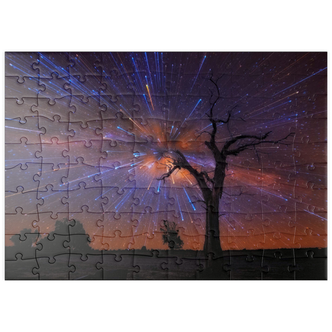 Darstellung des Puzzle Motivs Strahlender Sternenhimmel über einem einsamen Baum bei Nacht puzzleplate Radiant Starburst Sky over Lone Tree at Night 100 Puzzle