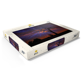 Alternative Darstellung des Puzzle-Motivs Strahlender Sternenhimmel über einem einsamen Baum bei Nacht – Puzzleteile: 200