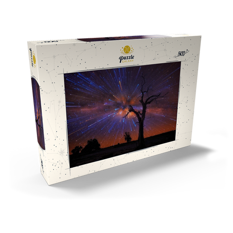 Darstellung des Puzzle Motivs Strahlender Sternenhimmel über einem einsamen Baum bei Nacht Radiant Starburst Sky over Lone Tree at Night 500 Puzzle Schachtel Ansicht2