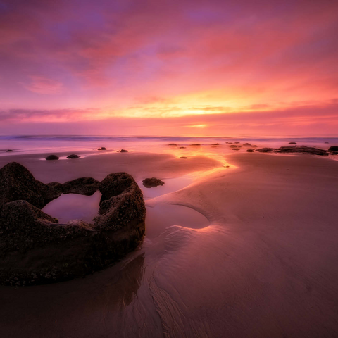 Darstellung des Puzzle Motivs Moeraki-Felsbrocken bei Sonnenaufgang – Die Magie der neuseeländischen Küste Moeraki Boulders at Sunrise – Coastal New Zealand Magic 1000 Puzzle 3D Modell