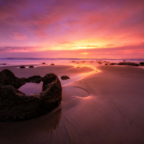 Darstellung des Puzzle Motivs Moeraki-Felsbrocken bei Sonnenaufgang – Die Magie der neuseeländischen Küste Moeraki Boulders at Sunrise – Coastal New Zealand Magic 100 Puzzle 3D Modell