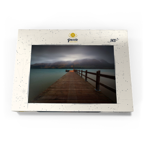 Darstellung des Puzzle Motivs Glenorchy Wharf – Stimmungsvolle Dämmerung über dem Lake Wakatipu Glenorchy Wharf – Moody Twilight over Lake Wakatipu 500 Puzzle Schachtel Ansicht3