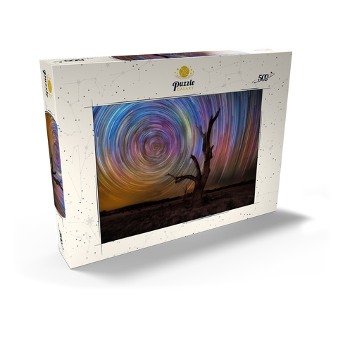 Darstellung des Puzzle Motivs Bunte Sternspuren über einem kahlen Baum – Spirale am Nachthimmel Colorful Star Trails Above Barren Tree – Night Sky Spiral 500 Puzzle Schachtel Ansicht2