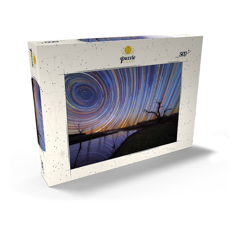 Darstellung des Puzzle Motivs Australische Sternspuren über einer sich spiegelnden Landschaft Australian Star Trails Over Reflected Landscape 500 Puzzle Schachtel Ansicht2