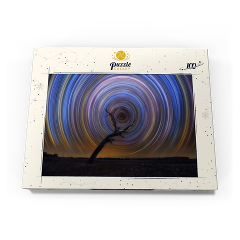 Darstellung des Puzzle Motivs Star Trail Spiral Over Lone Outback Tree Star Trail Spiral Over Lone Outback Tree 100 Puzzle Schachtel Ansicht3