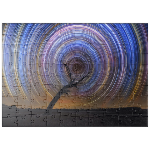 Darstellung des Puzzle Motivs Star Trail Spiral Over Lone Outback Tree puzzleplate Star Trail Spiral Over Lone Outback Tree 100 Puzzle
