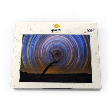Darstellung des Puzzle Motivs Star Trail Spiral Over Lone Outback Tree 200 Puzzle Schachtel Ansicht3