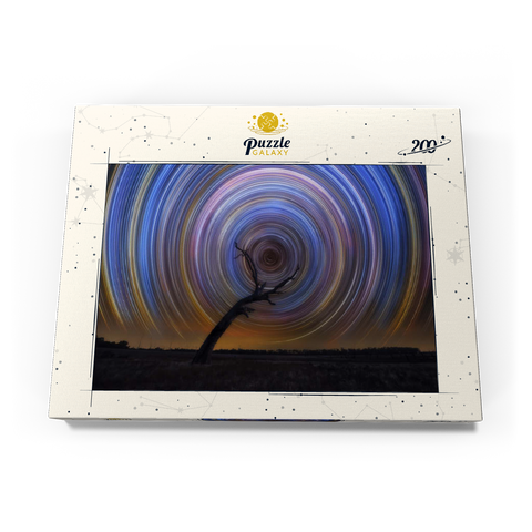 Darstellung des Puzzle Motivs Star Trail Spiral Over Lone Outback Tree Star Trail Spiral Over Lone Outback Tree 200 Puzzle Schachtel Ansicht3