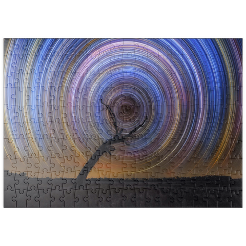 Darstellung des Puzzle Motivs Star Trail Spiral Over Lone Outback Tree puzzleplate Star Trail Spiral Over Lone Outback Tree 200 Puzzle