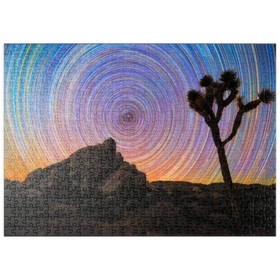 Darstellung des Puzzle Motivs Joshua Tree unter spiralförmigen Sternspuren - Puzzleteile: 500