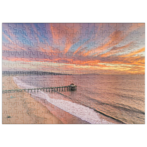 Darstellung des Puzzle Motivs Manhattan Beach Pier Sonnenuntergang Kalifornien puzzleplate Manhattan Beach Pier Sunset Glow California 200 Puzzle