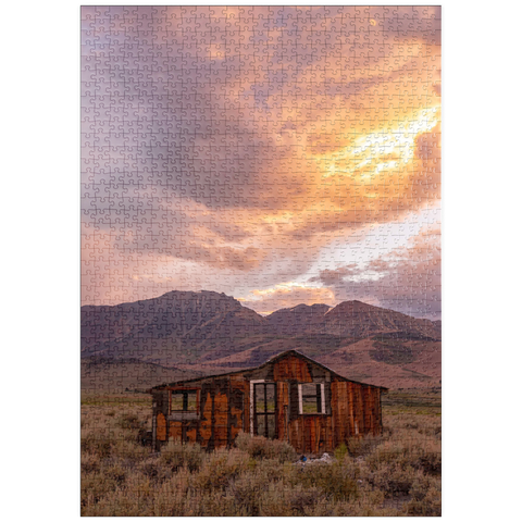 Darstellung des Puzzle Motivs Rustikale Hüttenruine in der östlichen Sierra bei Sonnenuntergang puzzleplate Rustic Cabin Ruin in Eastern Sierra Sunset 1000 Puzzle