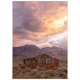 Darstellung des Puzzle Motivs Rustikale Hüttenruine in der östlichen Sierra bei Sonnenuntergang - Puzzleteile: 100