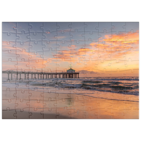 Darstellung des Puzzle Motivs Manhattan Beach Pier bei Sonnenuntergang mit Weihnachtsbeleuchtung - Puzzleteile: 100