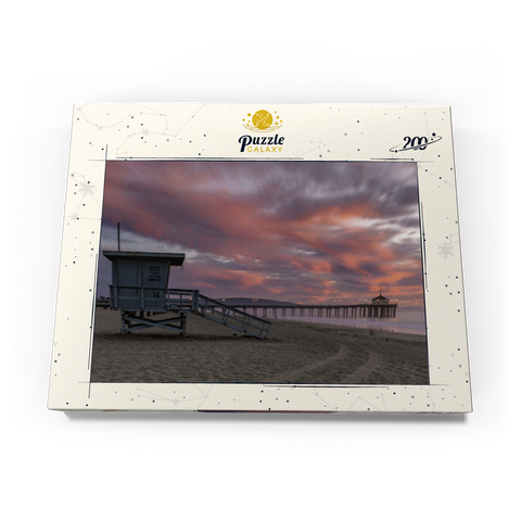 Darstellung des Puzzle Motivs Manhattan Beach Pier mit Rettungsschwimmerturm bei Sonnenuntergang Manhattan Beach Pier with Lifeguard Tower at Sunset 200 Puzzle Schachtel Ansicht3