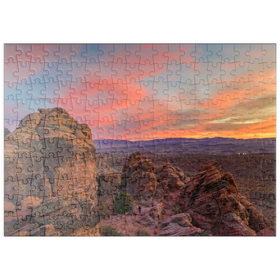 Darstellung des Puzzle-Motivs Snow Canyon Red Rocks bei Sonnenuntergang, Utah – Puzzleteile: 200