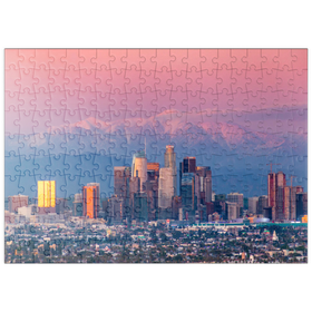 Darstellung des Puzzle-Motivs Skyline von Los Angeles bei Sonnenuntergang mit schneebedeckten Bergen – Puzzleteile: 200