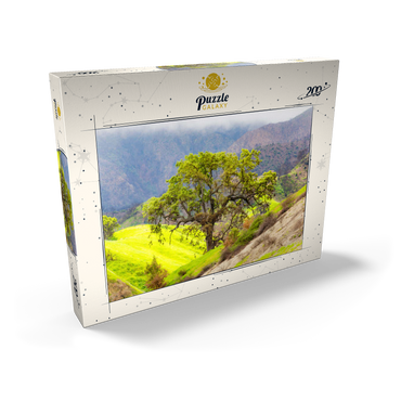 Darstellung des Puzzle Motivs California Oak Tree in Spring Green Hills 200 Puzzle Schachtel Ansicht2