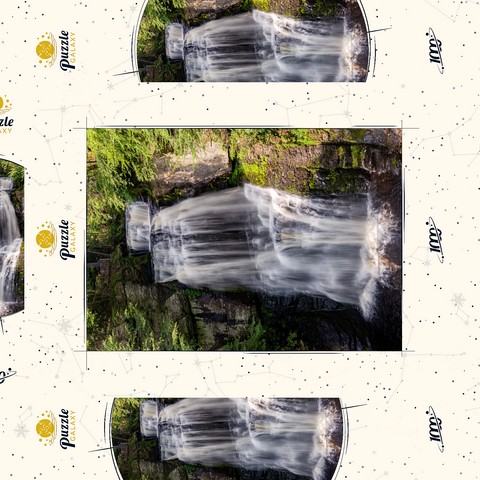 Darstellung des Puzzle Motivs Bushkill Falls, Pennsylvania – Wasserfall im Wald Bushkill Falls Pennsylvania – Cascading Forest Waterfall 1000 Puzzle Schachtel 3D Modell