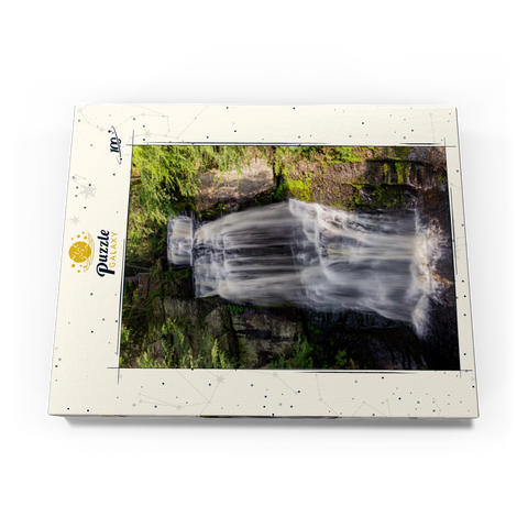 Darstellung des Puzzle Motivs Bushkill Falls, Pennsylvania – Wasserfall im Wald Bushkill Falls Pennsylvania – Cascading Forest Waterfall 100 Puzzle Schachtel Ansicht3