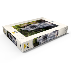 Alternative Darstellung des Puzzle-Motivs Bushkill Falls, Pennsylvania – Wasserfall im Wald – Puzzleteile: 500