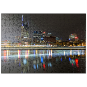 Darstellung des Puzzle Motivs Nashville Skyline bei Nacht – Spiegelungen auf dem Cumberland River - Puzzleteile: 200