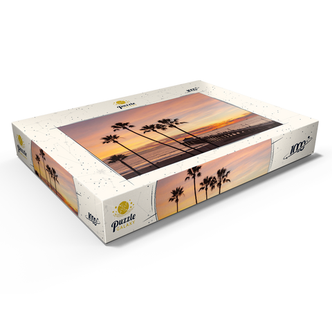 Darstellung des Puzzle Motivs Manhattan Beach Pier – Sonnenuntergang mit Palmen-Silhouetten Manhattan Beach Pier – Sunset with Silhouetted Palms 1000 Puzzle Schachtel Ansicht1