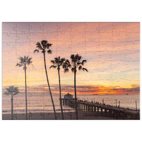Darstellung des Puzzle Motivs Manhattan Beach Pier – Sonnenuntergang mit Palmen-Silhouetten puzzleplate Manhattan Beach Pier – Sunset with Silhouetted Palms 100 Puzzle