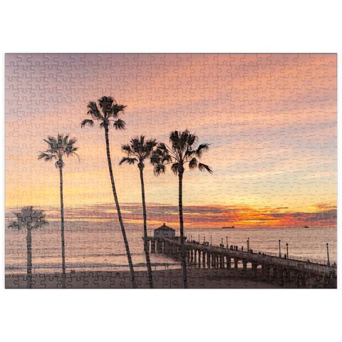 Darstellung des Puzzle Motivs Manhattan Beach Pier – Sonnenuntergang mit Palmen-Silhouetten puzzleplate Manhattan Beach Pier – Sunset with Silhouetted Palms 500 Puzzle