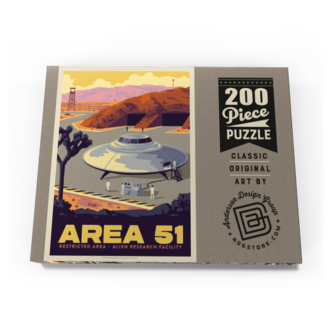 Darstellung des Puzzle Motivs Forschungsanlage für Außerirdische in Area 51 Area 51 Alien Research Facility 200 Puzzle Schachtel Ansicht3