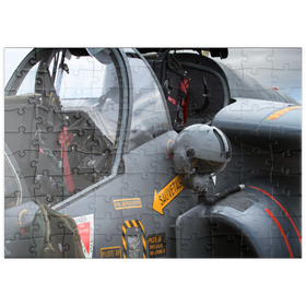 Darstellung des Puzzle Motivs Helmet & Dassault / Dornier Alpha Jet - Puzzleteile: 100