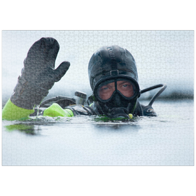 Darstellung des Puzzle Motivs Tauchen unter Eis - Puzzleteile: 1000