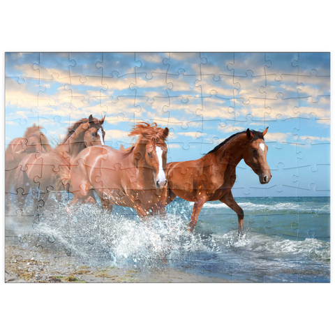 puzzleplate Schöne Pferde laufen am Strand durch das Meer 100 Puzzle