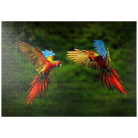 Darstellung des Puzzle-Motivs Papageien im Wald, Papagei fliegt vor dunkelgrüner Vegetation – Puzzleteile: 1000