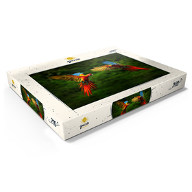 Darstellung des Puzzle Motivs Papageien im Wald, Papagei fliegt vor dunkelgrüner Vegetation - Puzzleteile: 200