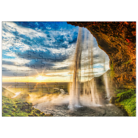 Darstellung des Puzzle-Motivs Seljalandsfoss-Wasserfall bei Sonnenuntergang, Island – Puzzleteile: 100