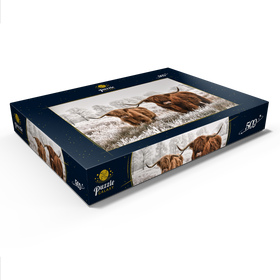 Darstellung des Puzzle Motivs Behaarte schottische Hochlandrinder in einer Winterlandschaft - Puzzleteile: 500