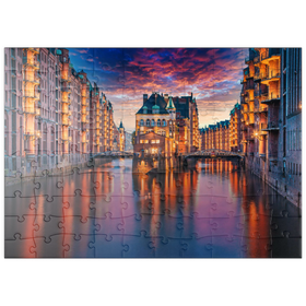 Darstellung des Puzzle-Motivs Speicherstadt Hamburg bei Dämmerung – Puzzleteile: 100