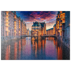 Darstellung des Puzzle-Motivs Speicherstadt Hamburg bei Dämmerung – Puzzleteile: 200