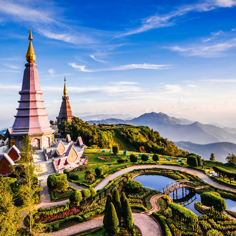 Landschaft mit zwei Pagoden auf dem Gipfel des Inthanon-Bergs, Chiang Mai, Thailand 100 Puzzle 3D Modell