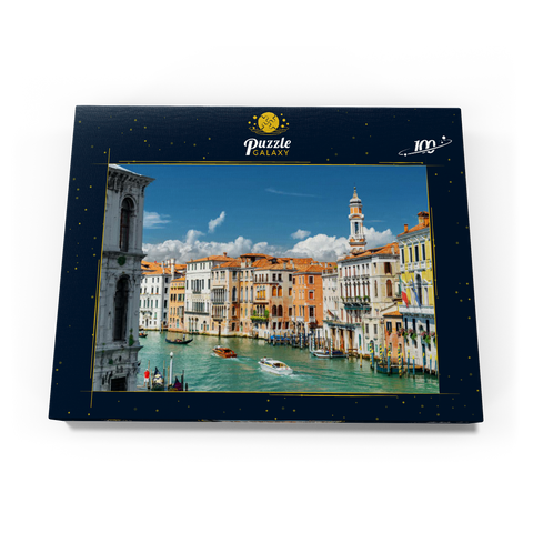 Canale Grande mit bunten Fassaden der alten mittelalterlichen Häuser vor der Rialto-Brücke in Venedig, Italien 100 Puzzle Schachtel Ansicht3