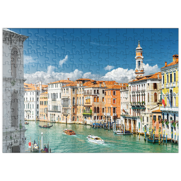 puzzleplate Canale Grande mit bunten Fassaden der alten mittelalterlichen Häuser vor der Rialto-Brücke in Venedig, Italien 200 Puzzle
