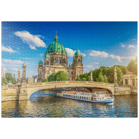 puzzleplate Historischen Berliner Dom auf der Museumsinsel mit Ausflugsschiff auf der Spree, Berlin, Deutschland 1000 Puzzle