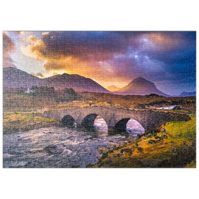 Darstellung des Puzzle Motivs Old Vintage Backsteinbrücke über den Fluss in Sligachan, Isle of Skye, Schottland - Puzzleteile: 500