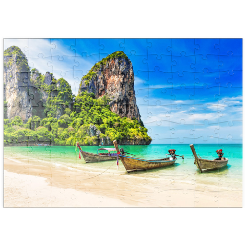 puzzleplate Thailändisches Longtailboot am Sandstrand Railay Beach in der Provinz Krabi, Thailand 100 Puzzle