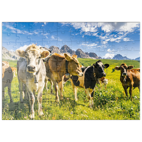 puzzleplate Kühe vor einer Idyllischen Alpen-Landschaft 100 Puzzle