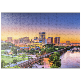 Darstellung des Puzzle-Motivs Richmond, Virginia, USA, Skyline der Innenstadt am Fluss in der Dämmerung – Puzzleteile: 200